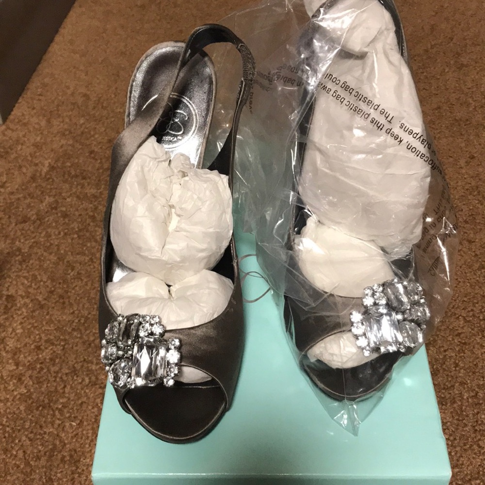 NIB Jessica Simpson Hardy 2 Slingback Pump Grey
